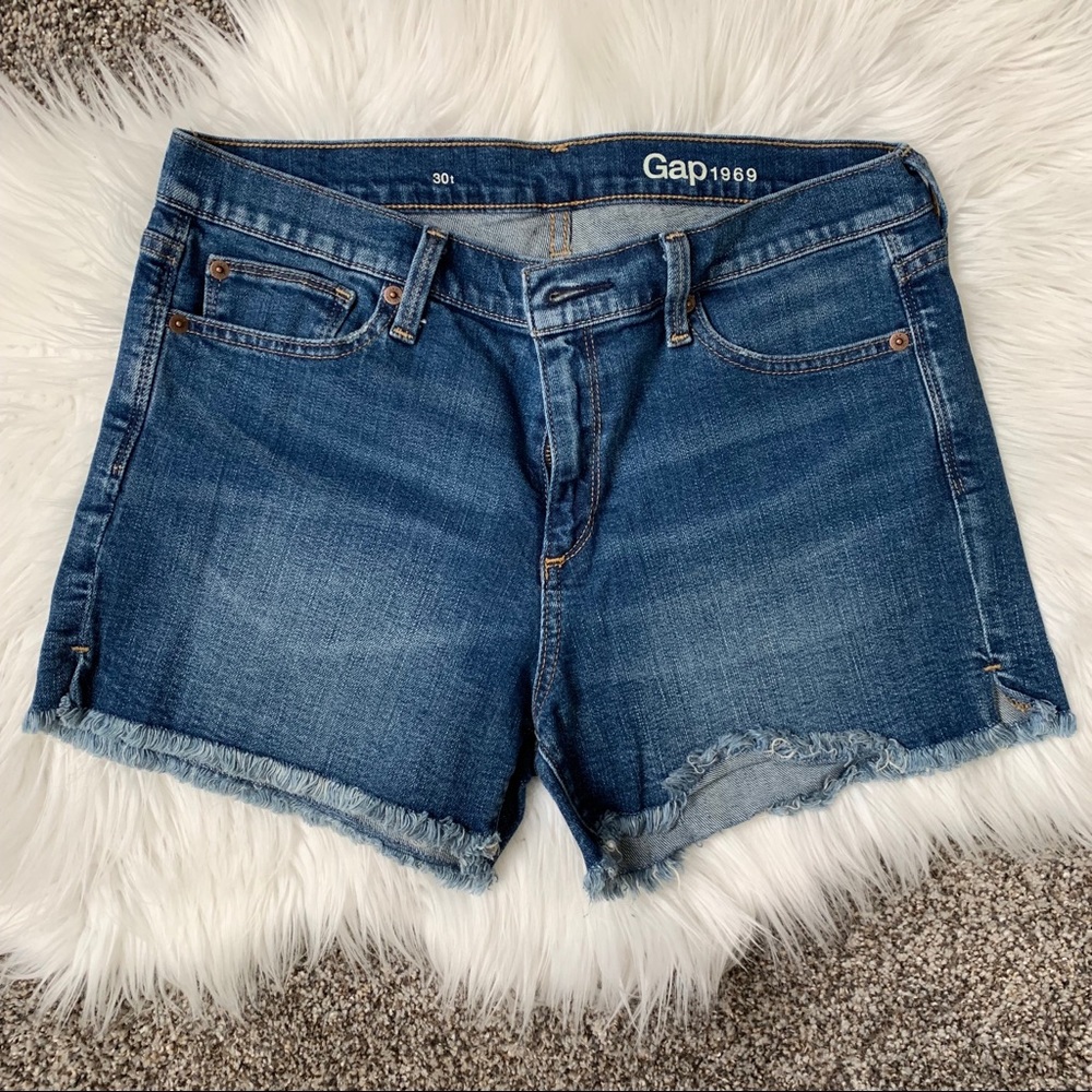 Gap jean shorts - side slits size 30t